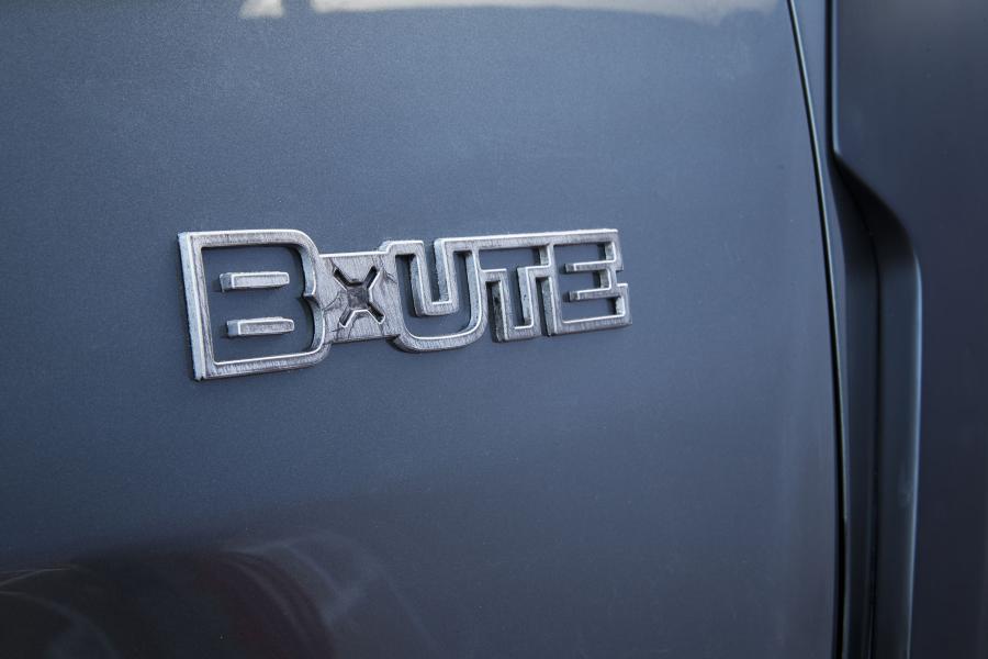 Логотип Jeep B-ute Concept (BU) 2018 года  (фото 2 из 30)
